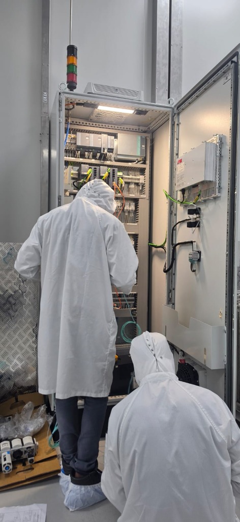 Cleanroom Automation Cabinet Commissioning